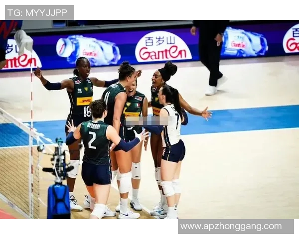 女排世界联赛巅峰对决意大利与塞尔维亚的精彩较量与赛后分析 女排世界联赛巅峰对决意大利与塞尔维亚的精彩较量与赛后分析