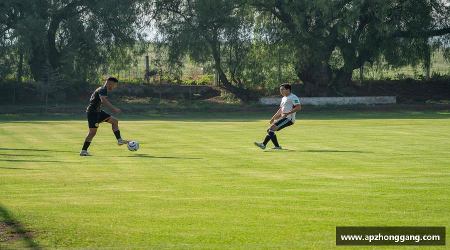 米兰体育在线奋勇争先，勇往直前！